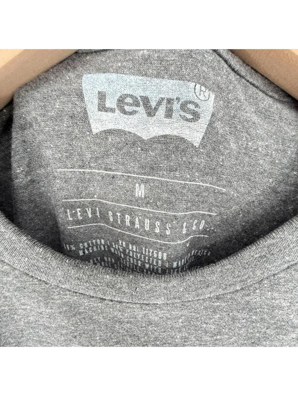 Levi’s Palm Tree Logo Graphic T-Shirt Gray Men’s Medium Casual Summer Tee NWT